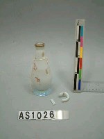 藏品(小琉璃瓶)的圖片